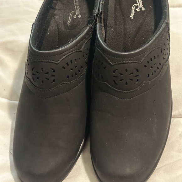 Easy Spirit Black Ankle Booties - Picture 5 of 6